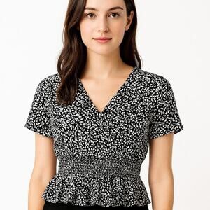 Feminine Boho Black & White Floral Flutter Sleeve Blouse Smocked Waist Medium